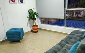 Denier House Guabinal Apto 2 41-60 Av Guabinal